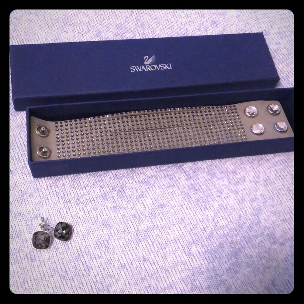 Swarovski adjustable bracelet and earrings